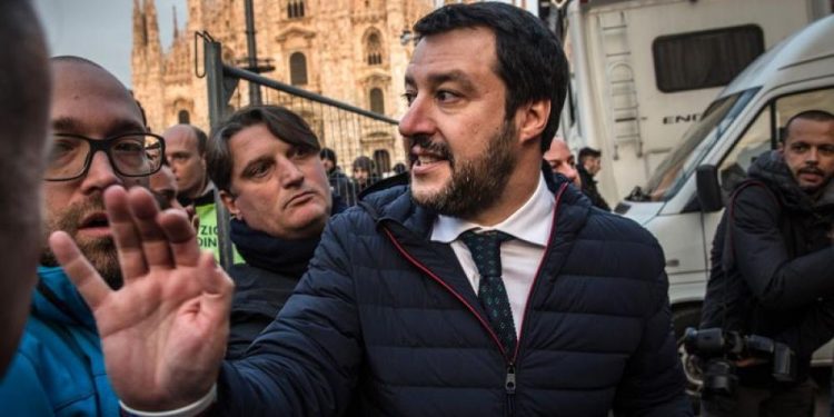 Alldaynews.gr ”Κεραυνοί” Σαλβίνι προς Γερμανία: ”Η Ελλάδα ξεπούλησε τα λιμάνια της με εντολή της Μέρκελ-Μην τολμήσει το ίδιο στην Ιταλία”