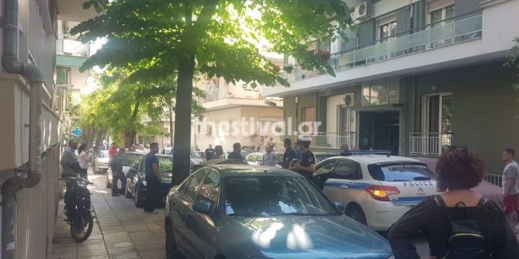 Alldaynews.gr Θεσσαλονίκη: Αιματηρό επεισόδιο- Δύο τραυματίες (pics, video)