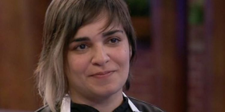 Ξέσπασμα στο MasterChef για την βίγκαν Ντέμη – “Τρώει σαλάμια και τυριά στις 3 τη νύχτα” (video)