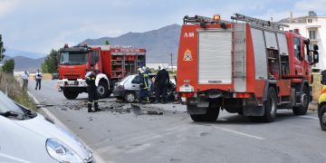 Λάρισα: Σκοτώθηκε νεαρός οδηγός σε τροχαίο (Δείτε φωτογραφίες)