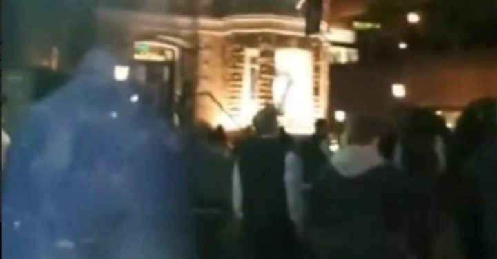 Σάλος για τα υπαίθρια “πάρτι” και τα take away ποτά – Έρχονται αυστηρές κυρώσεις – ΦΩΤΟ – ΒΙΝΤΕΟ