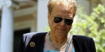 Λοιμωξιολόγος Γιαμαρέλλου: Ο Πιστός που Κοινωνεί ΔΕΝ Κολλάει Κορονοϊό