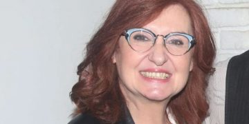 Φωτεινή Ντεμίρη: Η «Κανέλα» απο το Καφέ της Χαράς ποζάρει με μαγιό![photo]