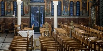 Πυρετώδεις ετοιμασίες στους ναούς για την 17η Μαίου[photos]