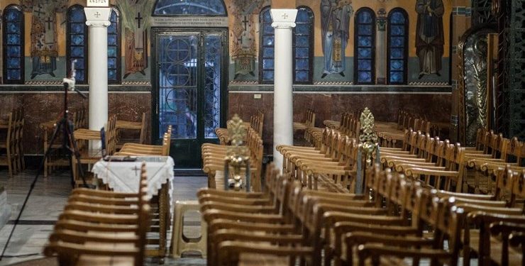 Πυρετώδεις ετοιμασίες στους ναούς για την 17η Μαίου[photos]