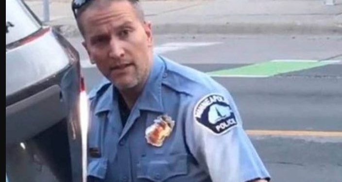 Ένοχο το παρελθόν του αστυνομικού που σκότωσε τον Τζορτζ Φλόιντ