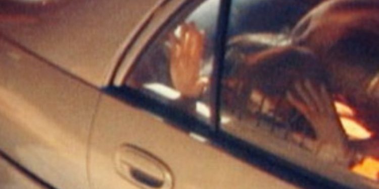 Alldaynews.gr Σοκαρισμένος ο κόσμος στην Χαλκίδα: Τρεις Νεαροί βίασαν 13χρονη μέσα σε αυτοκίνητο