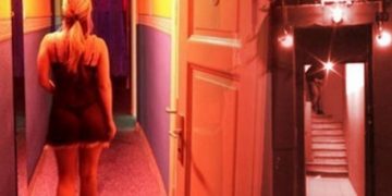 Alldaynews.gr Χρονόμετρο και Μόνο δύο στάσεις επιτρέπονται πλέον στους oίκoυς ανoχής λόγο του κορωνοϊού