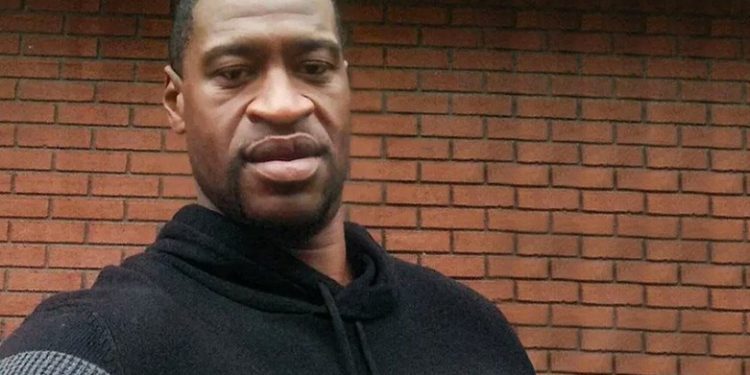 Alldaynews.gr Τζορτζ Φλόιντ: Η ζωή του «αγαθού γίγαντα» που «έσβησε» κάτω από το γόνατο ενός αστυνομικού