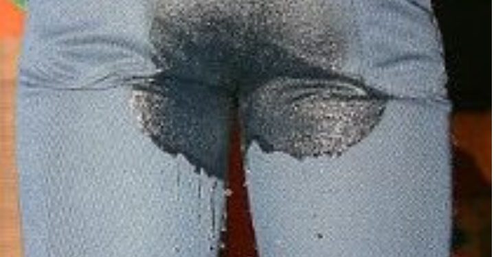 Γλυφάδα: Τραγουδιστής μπήκε σε καφέ “κατουρημένος” και σε κατάσταση Σοκ!