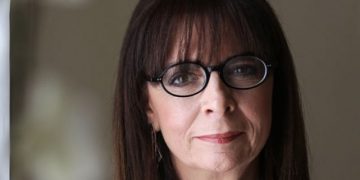 H Κατ. Σακελλαροπούλου με τη γιαγιά, τη μητέρα και την κόρη της[photo]