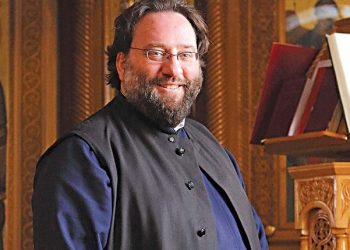 Ιερωμένος Σεραφείμ Δημητρίου: Παρά τα σκληρά μέτρα κοινωνούσα πιστούς της ενορίας μου στα σπίτια τους