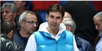 Βασίλης Τσιάρτας: “Κομμουνιστές του κ@λ@υ-Στα α@@@@@α τους τα μέτρα απαγόρευσης”[post]