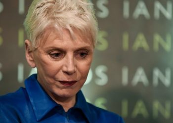 Έλενα Ακρίτα: “Να πέσει πρόστιμο” στον Χαρδαλιά- Η απάντησή της σε όσους αντέδρασαν στην συγκέντρωση του ΚΚΕ