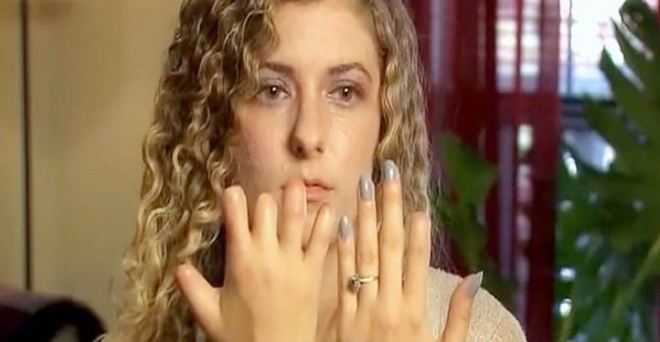 Alldaynews.gr 27χρονη ανέβασε πυρετό και έχασε τα δάχτυλά της μέσα σε λίγες μέρες – Προειδοποιεί για αυτόν τον κίνδυνο