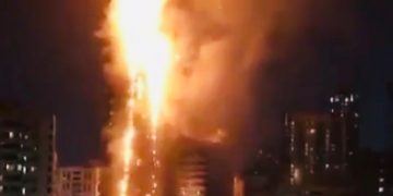 Συμβαίνει Τώρα: Τραγωδία στα Αραβικά Εμιράτα-Καίγεται ο μεγάλος ουρανοξύστης στη Sharjah[video]