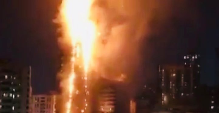 Συμβαίνει Τώρα: Τραγωδία στα Αραβικά Εμιράτα-Καίγεται ο μεγάλος ουρανοξύστης στη Sharjah[video]