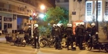 Alldaynews.gr Επίθεση MAT και Δέλτα στην πλατεία Αγ. Γεωργίου στην Κυψέλη με διακρυγόνα και προσαγωγές (Video)