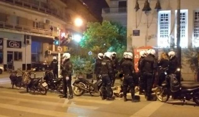 Alldaynews.gr Επίθεση MAT και Δέλτα στην πλατεία Αγ. Γεωργίου στην Κυψέλη με διακρυγόνα και προσαγωγές (Video)