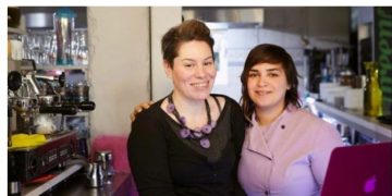 Alldaynews.gr Έξαλλος ο πρώην της συντρόφου της Ντέμης του MasterChef! Ετοιμάζεται να κινηθεί δικαστικά