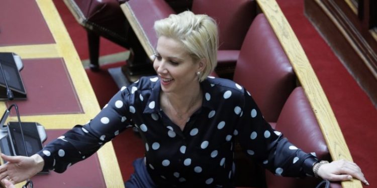 Alldaynews.gr Κατερίνα Μονογυιού: Η πιο… φτωχή βουλευτής με εισόδημα μόλις 10 λεπτά και καταθέσεις 472.10 Ευρώ!