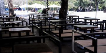 Alldaynews.gr ΕΚΤΑΚΤΟ! Μειώνεται ο ΦΠΑ στην εστίαση: Πιο φθηνά καφές και αναψυκτικά – Μείωση στα εισιτήρια