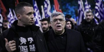 Διαλύεται η Χρυσή Αυγή: Φήμες περί αποχώρησης και του Κασιδιάρη