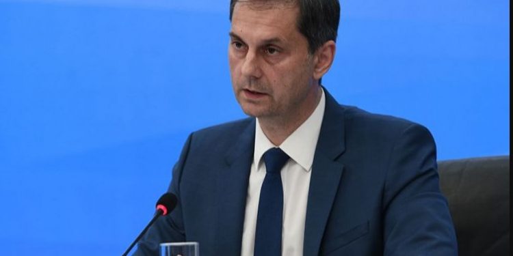 Alldaynews.gr Θεοχάρης: Ο τουρίστας που θα μείνει 6-7 ημέρες στη χώρα μας δεν θα προλάβει να αναπτύξει τα υγειονομικά συμπτώματα