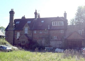 Η μυστηριώδης ζωή του εξαφανισμένου Έλληνα ιδιοκτήτη της έπαυλης «φάντασμα» στην Αγγλία[photos]