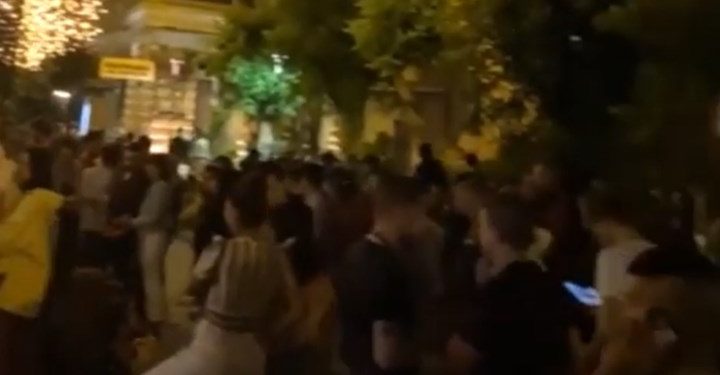 Take Away-Άρση μέτρων!Απίστευτες εικόνες στου Ψυρρή [video]