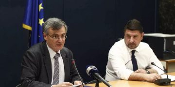 Τσιόδρας και Χαρδαλιάς είναι Κούκλοι!![photo]