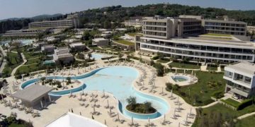 Alldaynews.gr Κορονοϊός: Μάσκες, plexiglass και απολύμανση… παντού! Έτσι ανοίγουν τα ξενοδοχεία – Τα “τσουχτερά” πρόστιμα