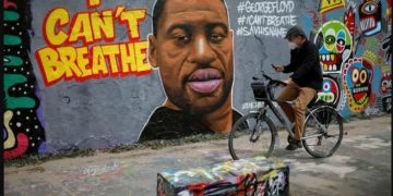 Alldaynews.gr Τα πρώτα ευρήματα για την αιτία θανάτου του Φλόιντ – Δικό της ιατροδικαστή προσέλαβε η οικογένεια