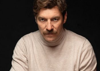 Οργή Στάνκογλου για Χρυσοχοΐδη: «Κρύψτε τα όπλα γιατί τα παιδιά μας είναι στον δρόμο, ακούς;»