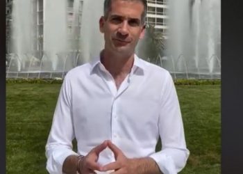 Μπακογιάννης για συνωστισμό σε Ομόνοια: Τα άκουσα κανονικά, παραδέχομαι το λάθος