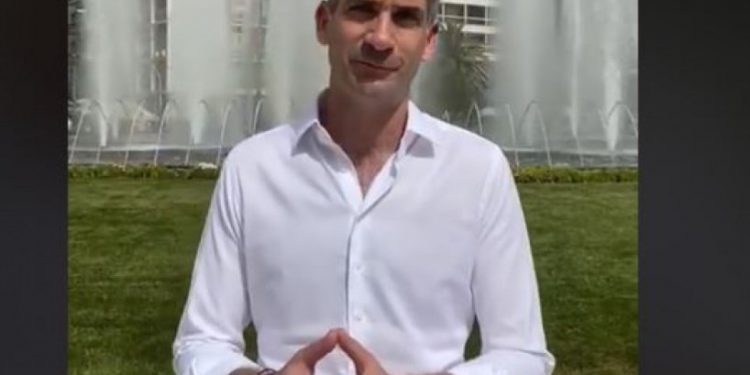 Μπακογιάννης για συνωστισμό σε Ομόνοια: Τα άκουσα κανονικά, παραδέχομαι το λάθος