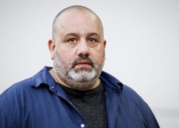 Καραπαπάς: «Άγνωστε βλάκα σε λυπάμαι»