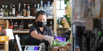 Ποιες συμβάσεις εργασίας μπορούν να παραμείνουν σε αναστολή – Για όσες γίνεται ανάκληση δεν μπορούν να μπουν ξανά σε αναστολή