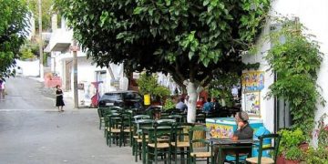 Ανατροπή για το φονικό στα Ανώγεια: Ο γιος του θύματος πυροβόλησε τον θύτη με έξι σφαίρες και εξαφανίστηκε