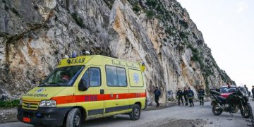 Alldaynews.gr Τρίκαλα: Έπεσε σε γκρεμό αυτοκίνητο του δήμου