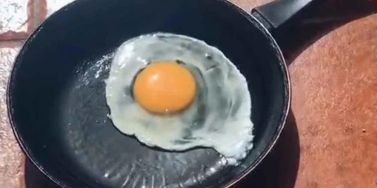 Alldaynews.gr Καύσωνας στην Κύπρο: Αυγά τηγανίζουν στα πατώματα!