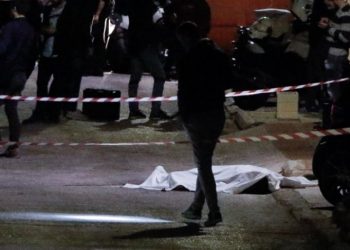 Συμβαίνει Τώρα στη Βούλα! Μαφιόζικη εκτέλεση Εν Ψυχρώ με δύο σφαίρες στο κεφάλι