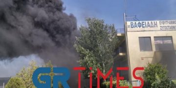 Alldaynews.gr Εκρήξεις στη Θεσσαλονίκη – Πυρκαγιά σε επιχείρηση ελαστικών (Videos)