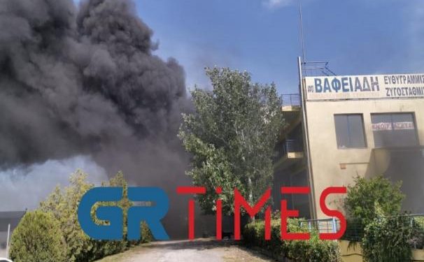 Alldaynews.gr Εκρήξεις στη Θεσσαλονίκη – Πυρκαγιά σε επιχείρηση ελαστικών (Videos)