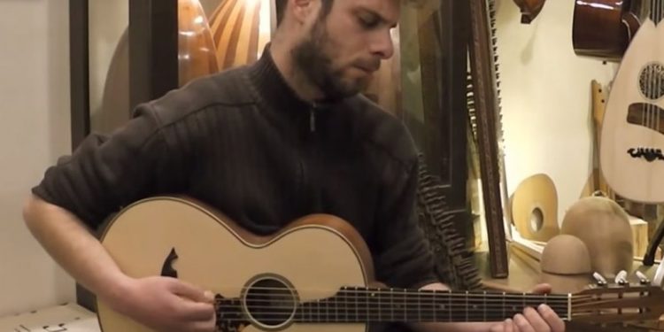 Θεσσαλονίκη: Θρήνος για τον Γιώργο που έχασε τη ζωή του σε τροχαίο με όχημα της Αστυνομίας (pics, vids)