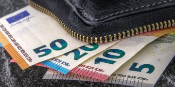 Alldaynews.gr Νέα μέτρα!! Αλλαγή Κατώτατου μισθού, αποζημίωση ειδικού σκοπού 800 ευρώ, αναστολή σύμβασης