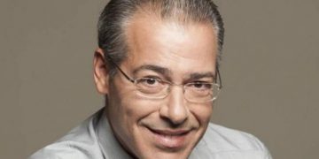 Νίκος Μάνεσης: Ο Γάμος του με Γνωστή Ελληνίδα τραγουδίστρια που κράτησε μόνο λίγες ημέρες[photos]