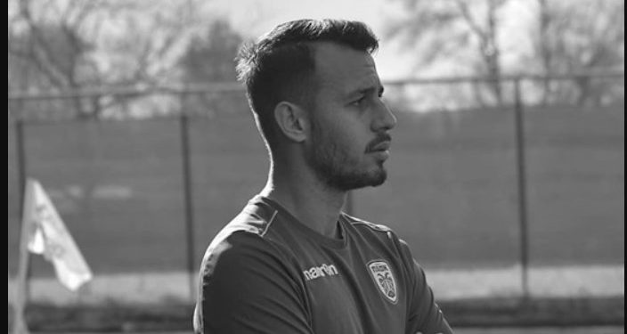 Alldaynews.gr Θρήνος: “Μάνο, βιάστηκες να αποχωρίσεις από αυτόν τον αγώνα… είχαμε και δεύτερο ημίχρονο…”