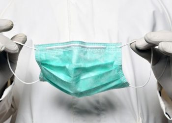 Η αλήθεια για το «κούρεμα» στις μάσκες: Γιατί άλλαξαν οι οδηγίες στους πολίτες