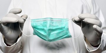 Alldaynews.gr Η αλήθεια για το «κούρεμα» στις μάσκες: Γιατί άλλαξαν οι οδηγίες στους πολίτες